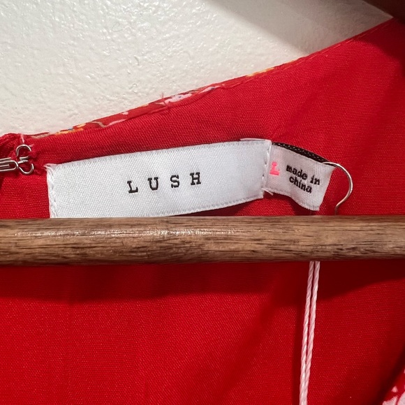 Lush NWT Playing at Perfect Red Floral Balloon Long Sleeve Romper Cut Out, L - Picture 7 of 15